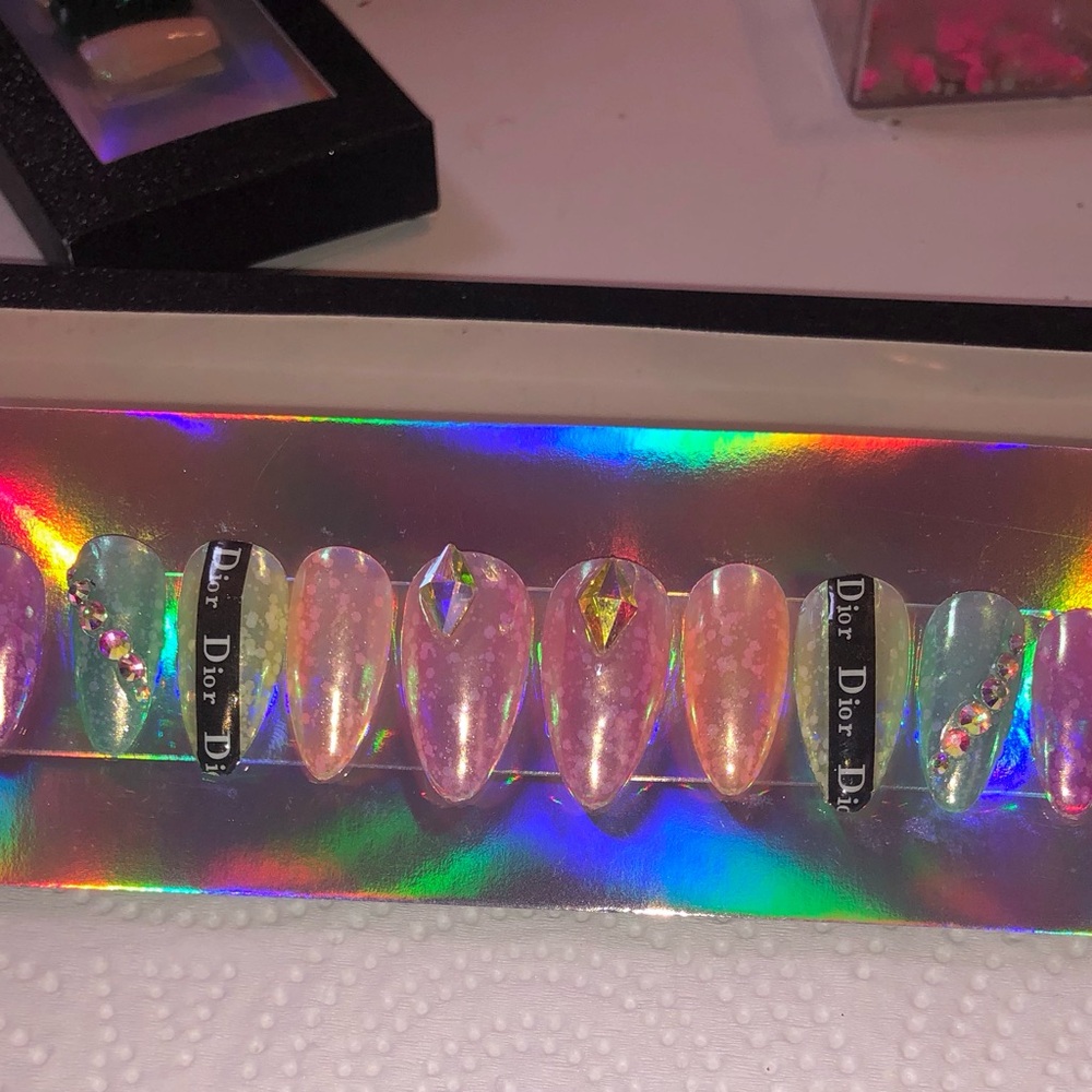 Dior Iridescent Pastel Nail Set